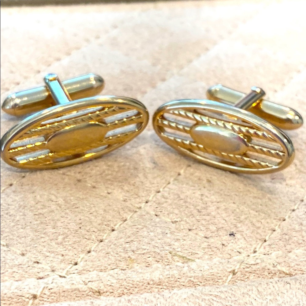 Swank Gold Oval Cufflinks